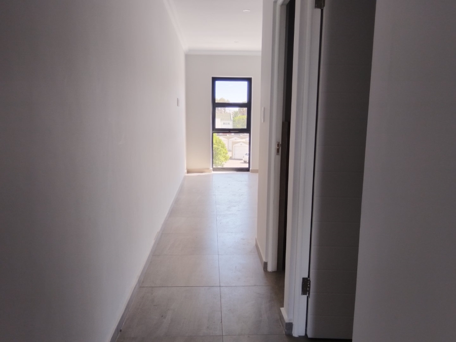 1 Bedroom Property for Sale in Table View Western Cape